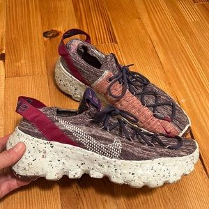 Like new Nike sneakers size 7